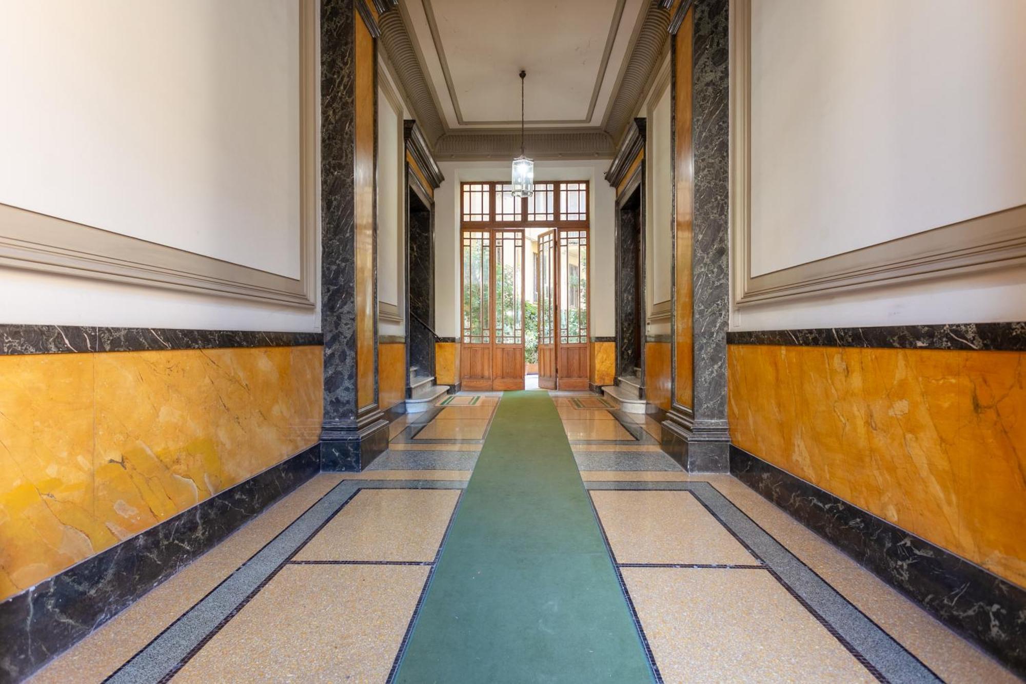 Elegance And Style In The Heart Of Rome