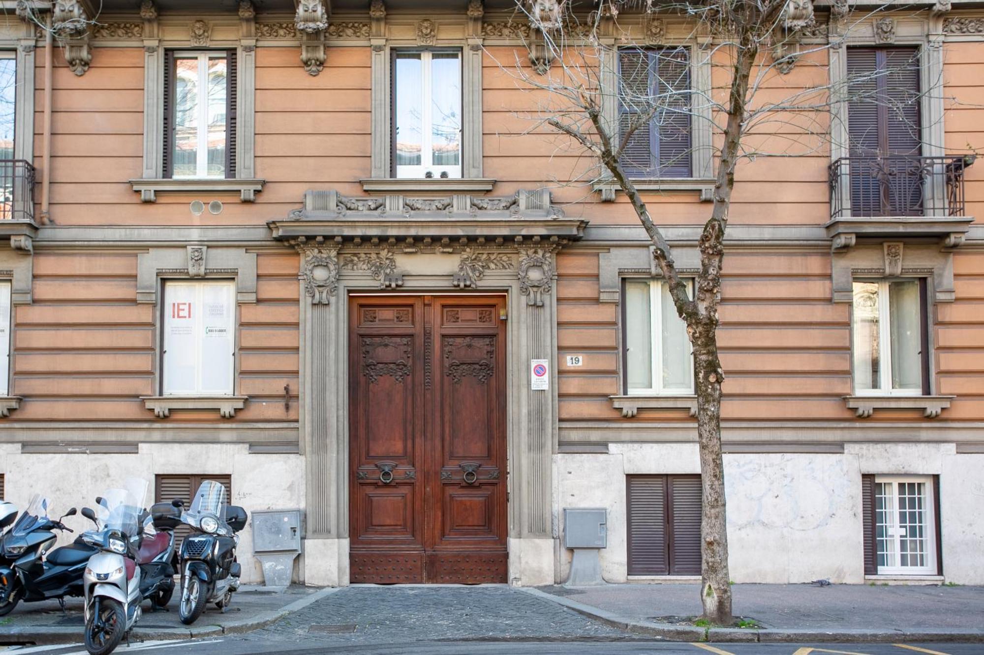 Elegance And Style In The Heart Of Rome