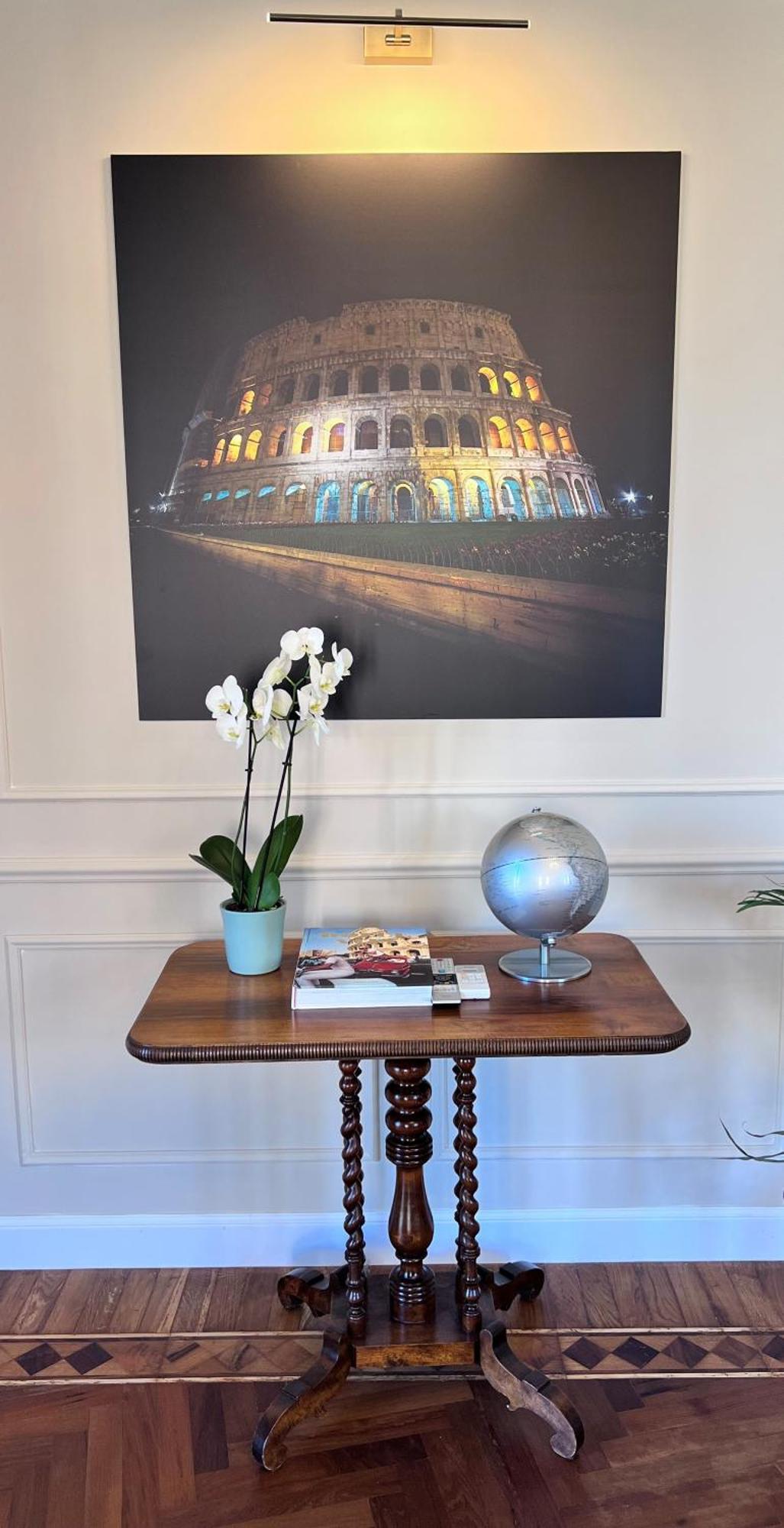 Elegance And Style In The Heart Of Apartment Rome